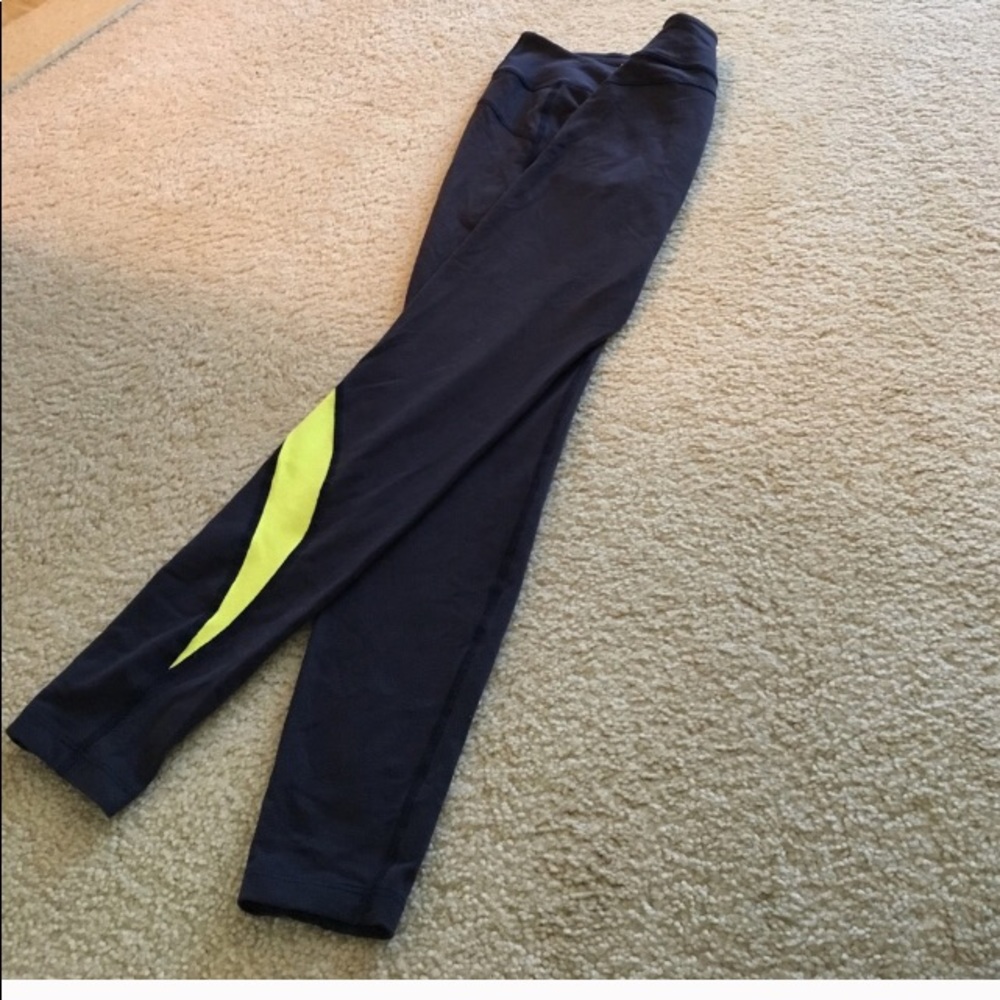 Beyond Yoga Leggings - Picture 4 of 6